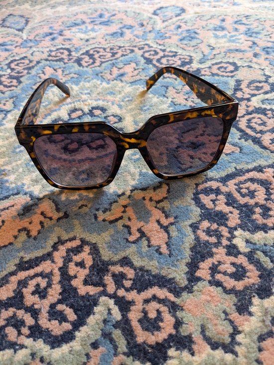Accessories - Oversized Tortoise Shell Glasses For Women